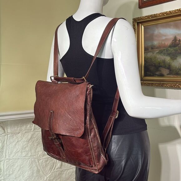 Vintage Roots Raider Leather Backpack / Crossbody - Picture 4 of 15